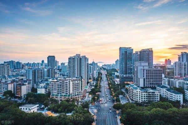 正规配资平台 三亚不香了吗？为什么这么多东北人纷纷转移阵地，背后真相是什么