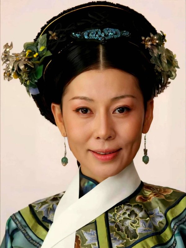 中国股票配资网官方网站 《甄嬛传》女星十年人生：唐艺昕病愈乘风破浪，张雅萌低谷逆袭